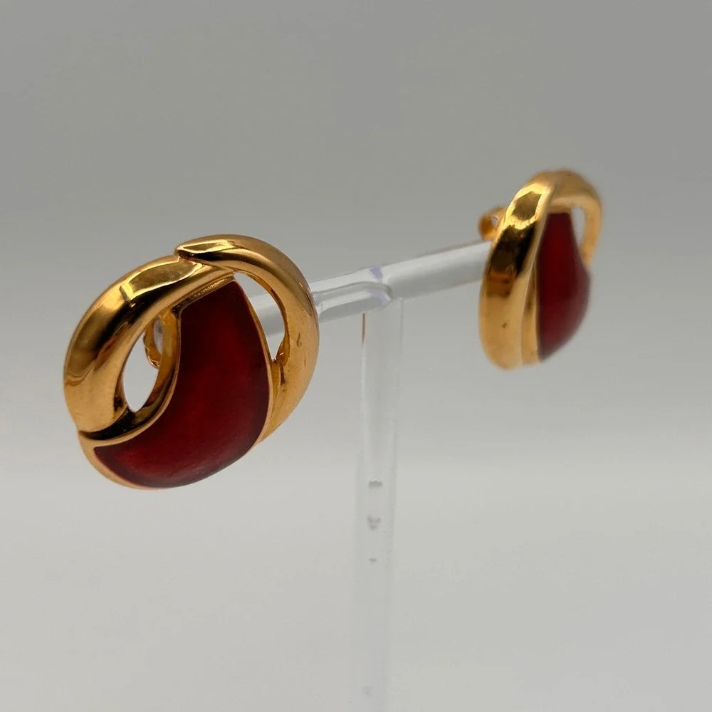 Vintage Gold Tone Red Enamel Swirl Stud Earrings Retro Statement Jewelry